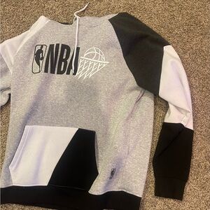NBA Men's Black, White, and Gray Sweater